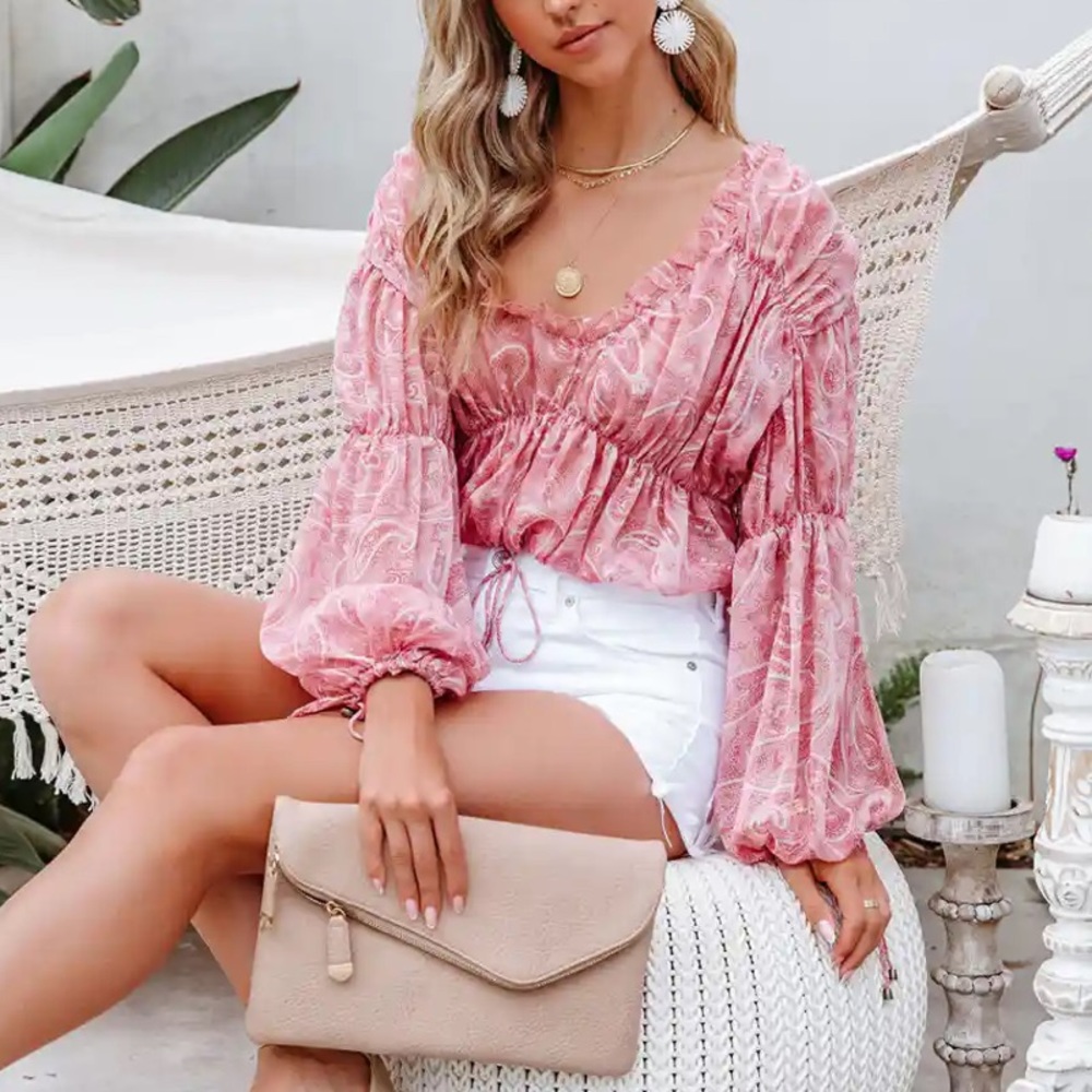 A7 - 368
VICI billowed tiered sheer top pink and white floral detail - Picture 14 of 17
